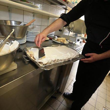 La Locanda Ristorante Pizzeria Garni Ohlstadt Dış mekan fotoğraf