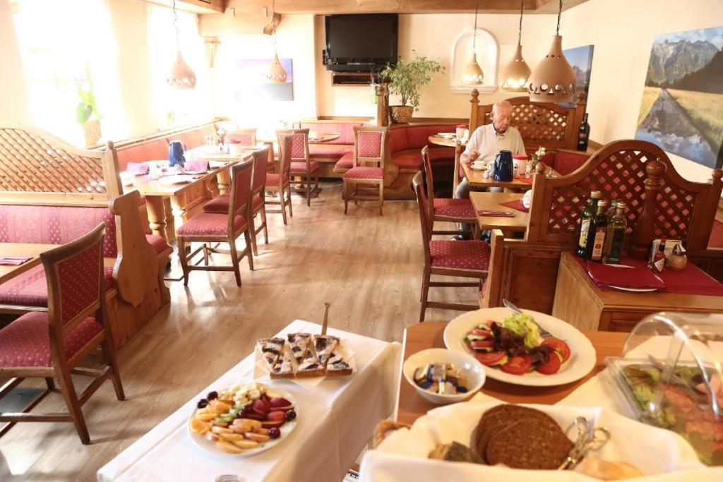La Locanda Ristorante Pizzeria Garni Ohlstadt Dış mekan fotoğraf